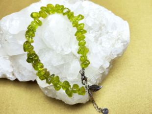 初夏系列原创设计天然橄榄石原石手链手串小众高级仙女节日礼物