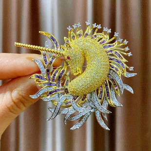 欧美重工设计感微镶满锆马首胸针女别针高档精致西装外套胸花配饰