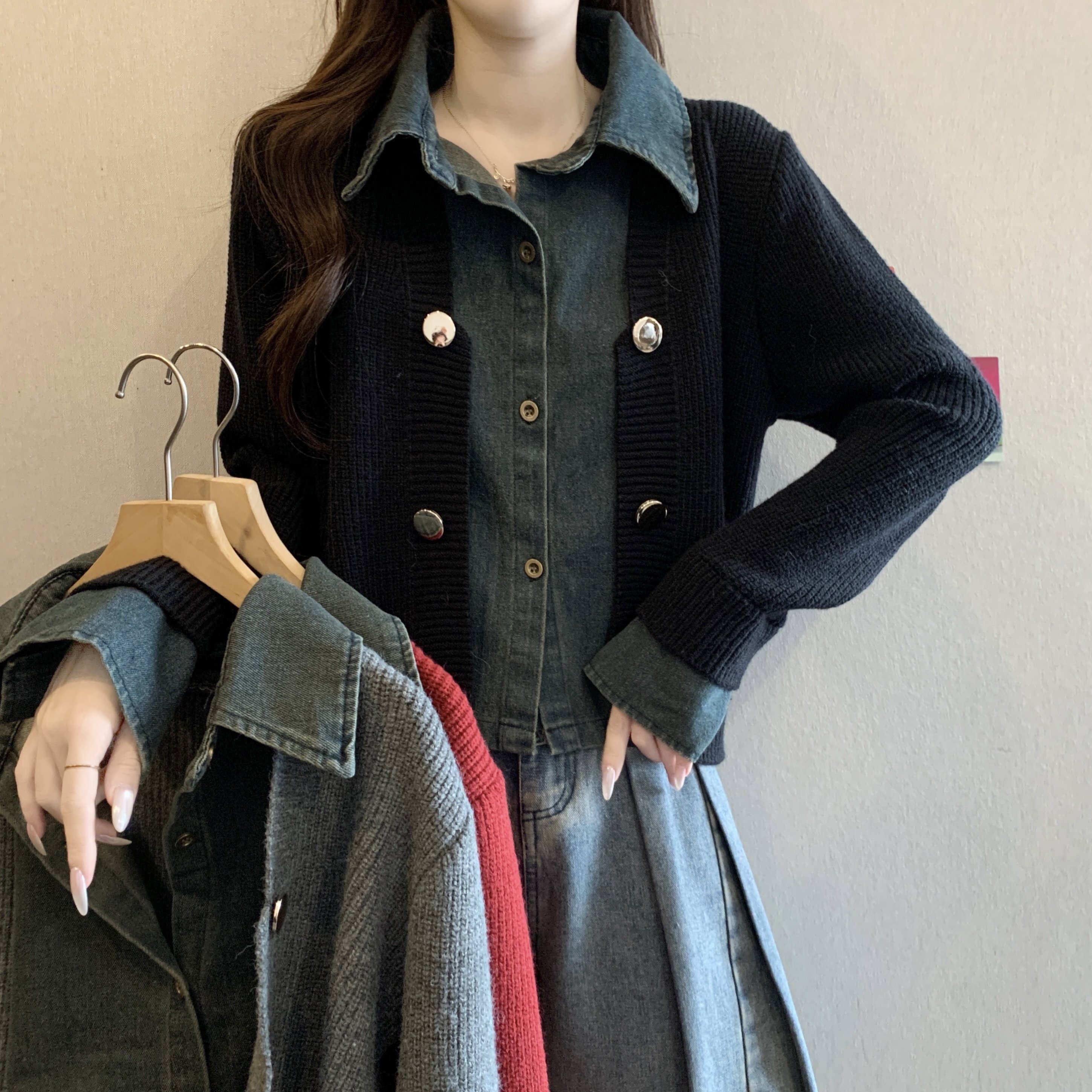 法式牛仔拼接高级设计感长袖针织上衣大码女秋冬2025新款假两件套