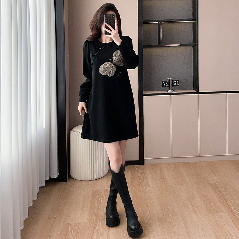 高级感国风减龄显瘦连衣裙女春宽松中长款赫本风气质百搭小黑裙