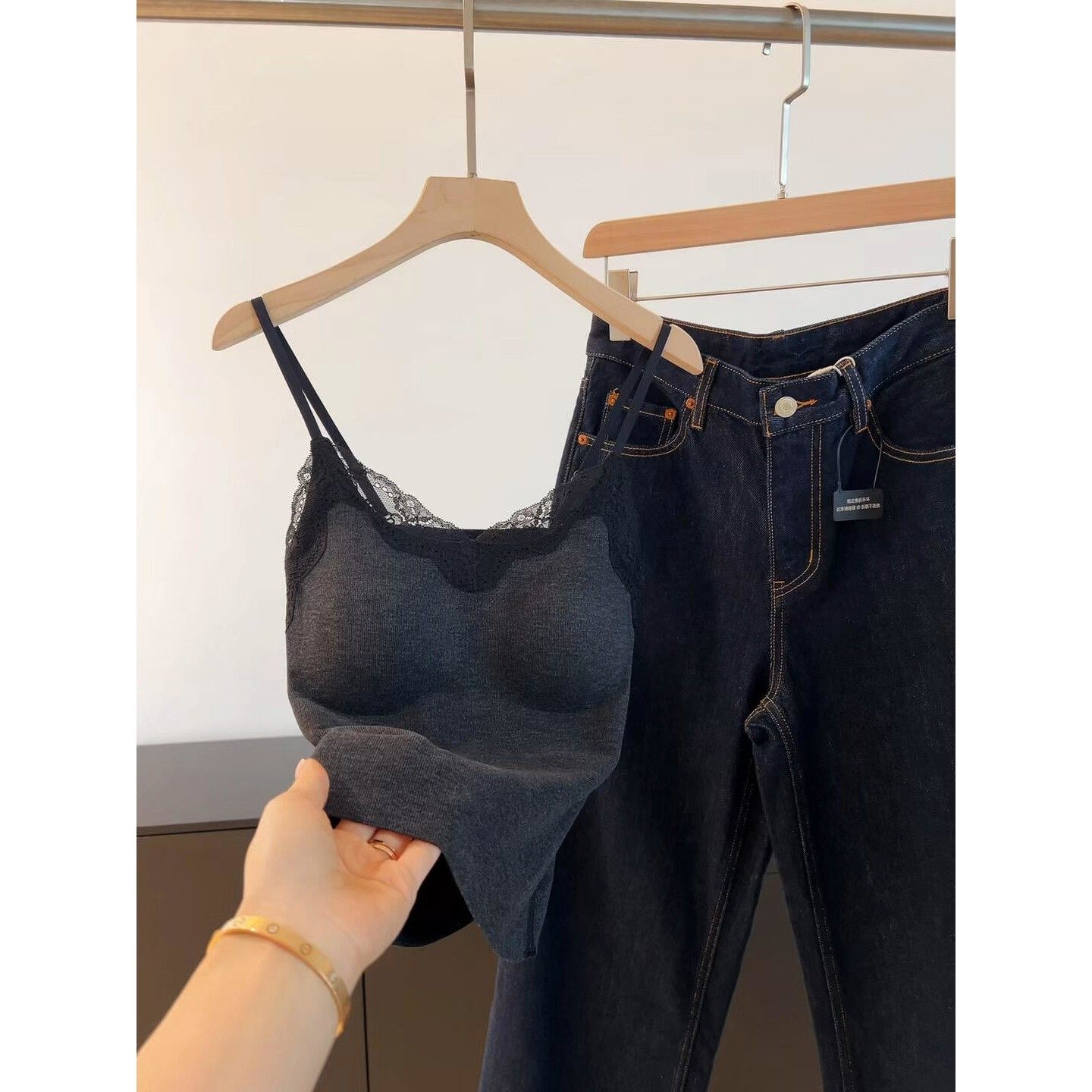 灰色蕾丝边加绒吊带背心女带胸垫V领磨毛发热保暖背心西装内搭,女装/女士精品,背心吊带,淘宝优惠券,粉丝福利购,淘宝优惠卷