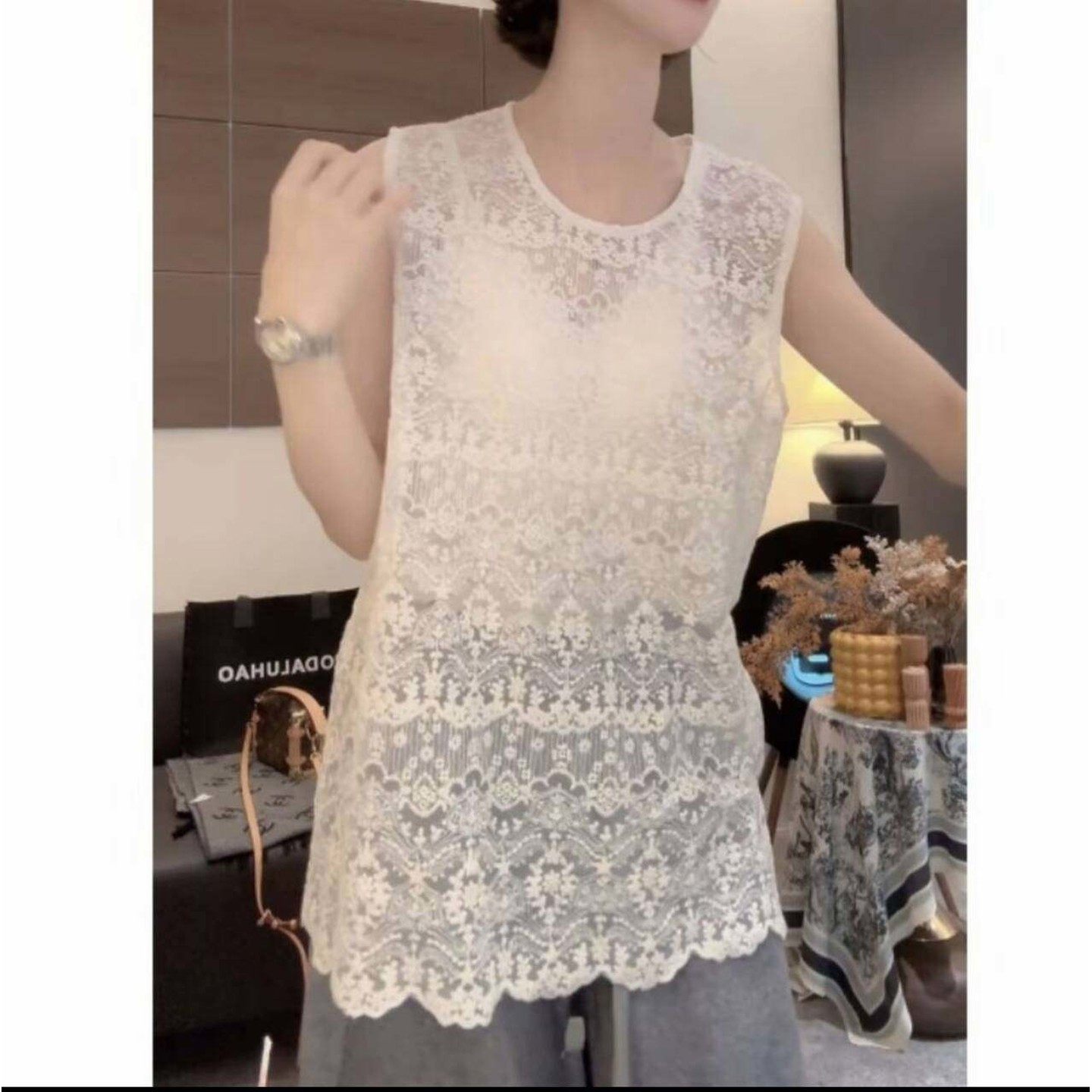 欧若风中长款蕾丝打底背心女欧货时尚洋气屁帘子打底衫皮草内搭