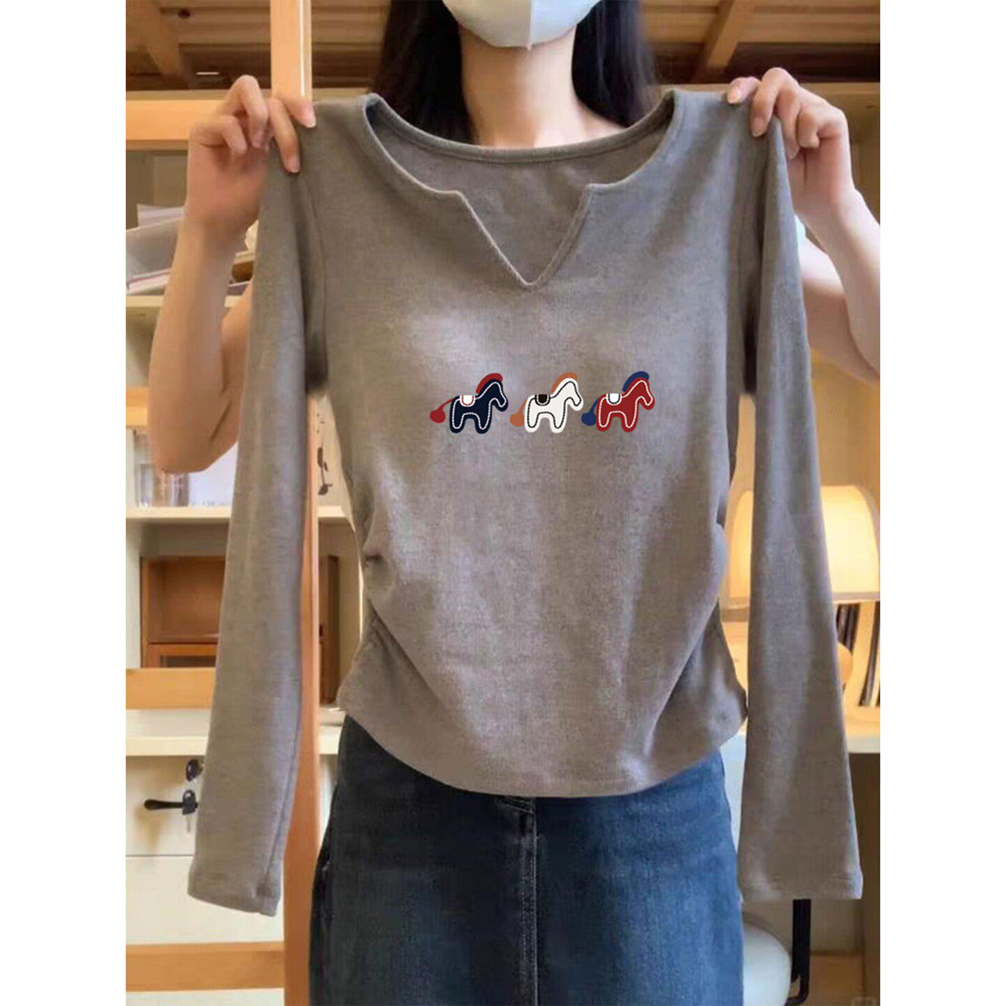 欧货正肩纯棉V领长袖t恤女春秋2026新款修身打底衫显瘦收腰上衣