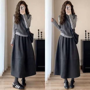 高级感深灰色毛呢半身裙女秋冬高腰显瘦a字裙松紧腰加绒花苞伞裙