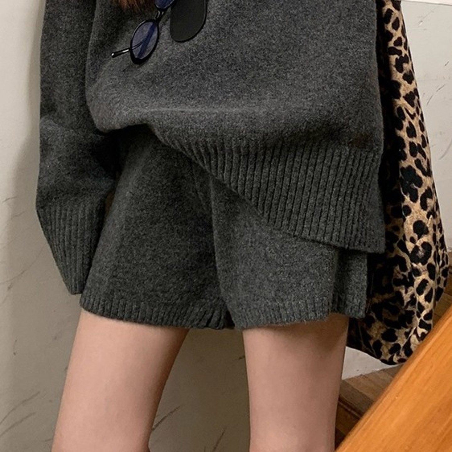 深灰色针织短裤女秋冬季配靴子外穿打底毛衣毛线裤高腰毛绒靴裤