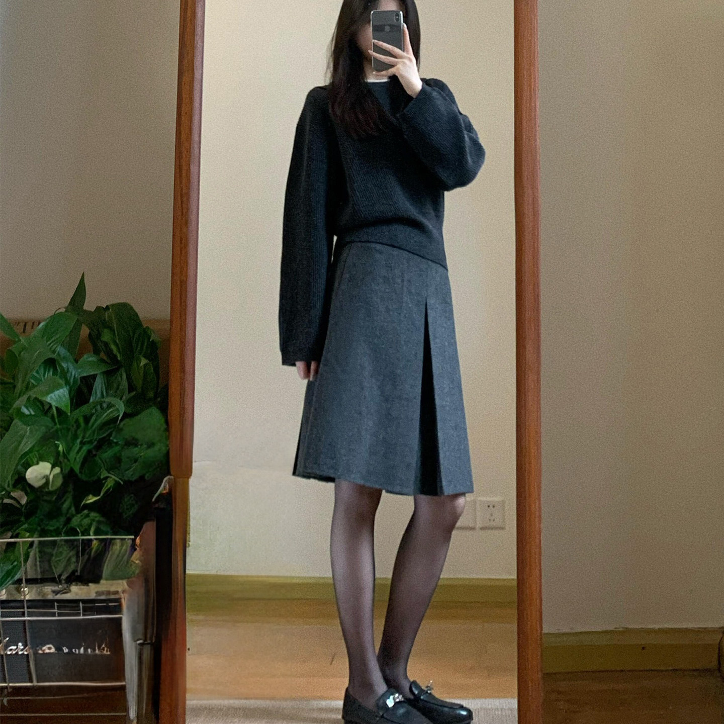 灰色毛呢半身裙女秋冬高腰显瘦a字中裙配靴子气质高级感开叉裙子