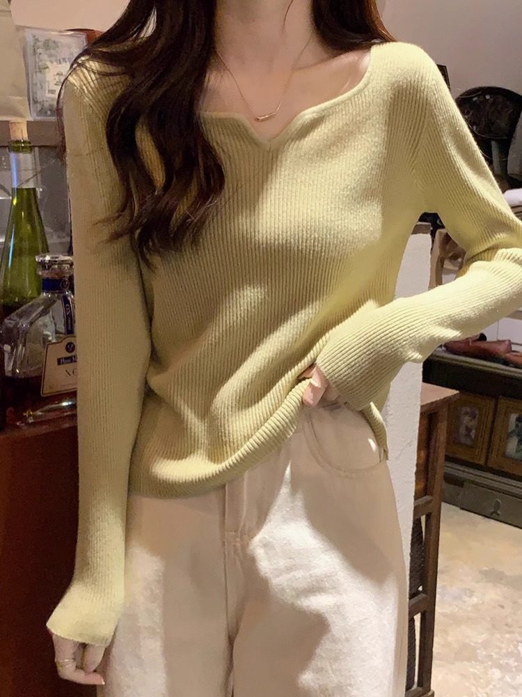 法式V领长袖针织衫女春秋修身软糯毛衣内搭套头打底衫露锁骨上衣