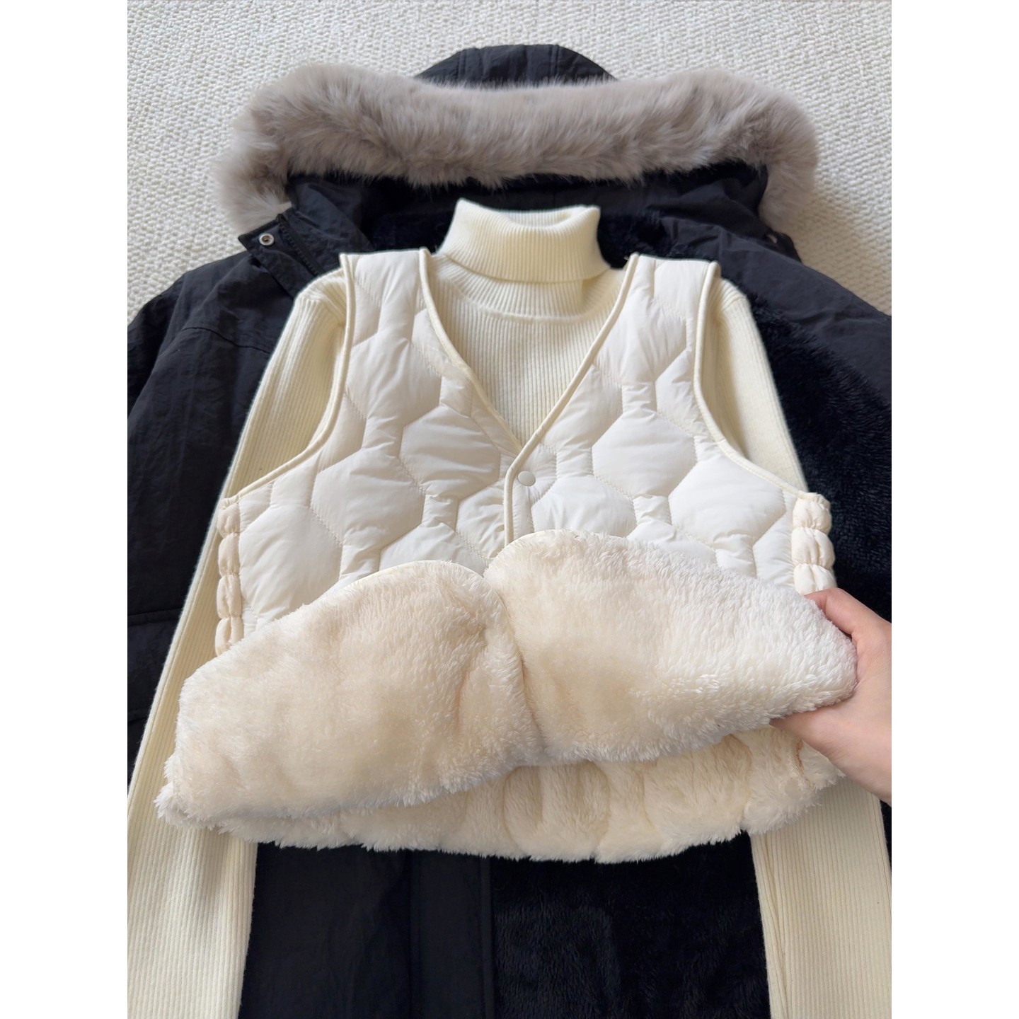 白色菱格羊羔绒马甲背心女秋冬季配高领毛衣大衣内胆加绒保1024e