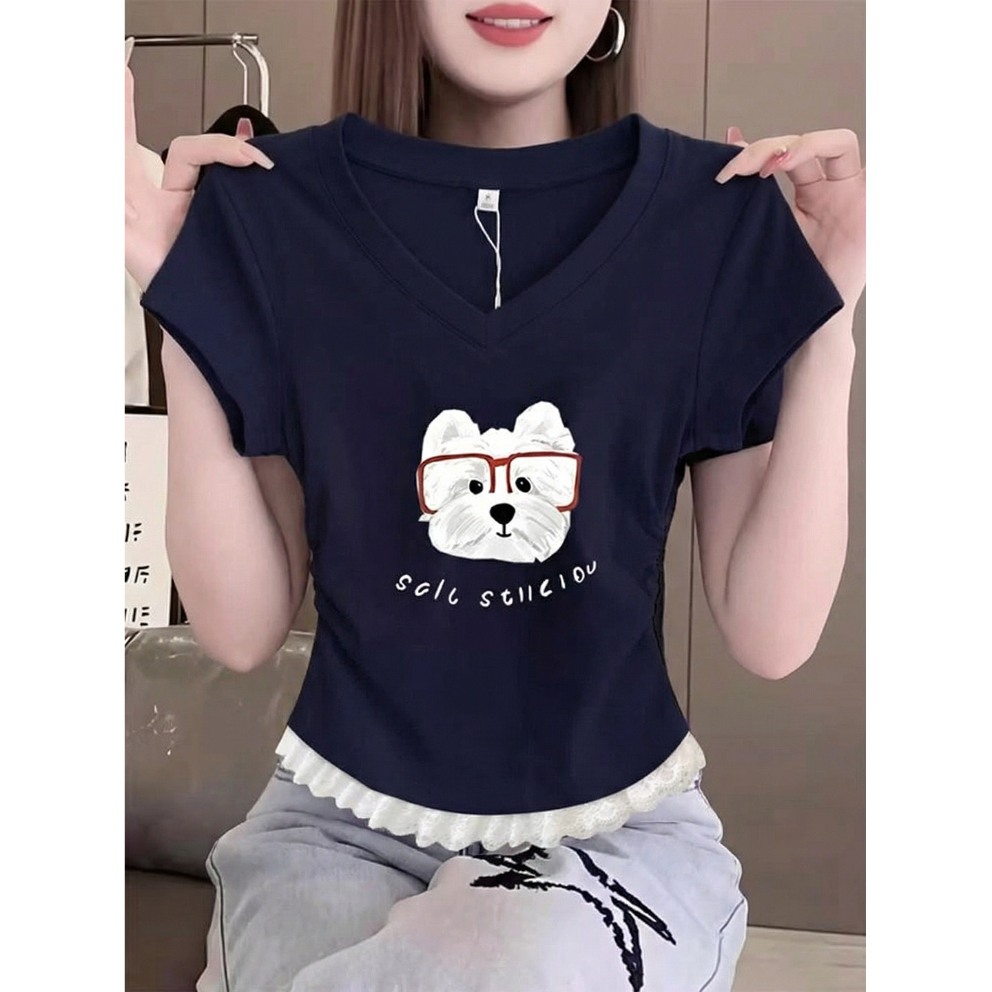 2026夏季新款短袖t恤女韩系小众设计感巨好看的掐腰正肩v领小上衣