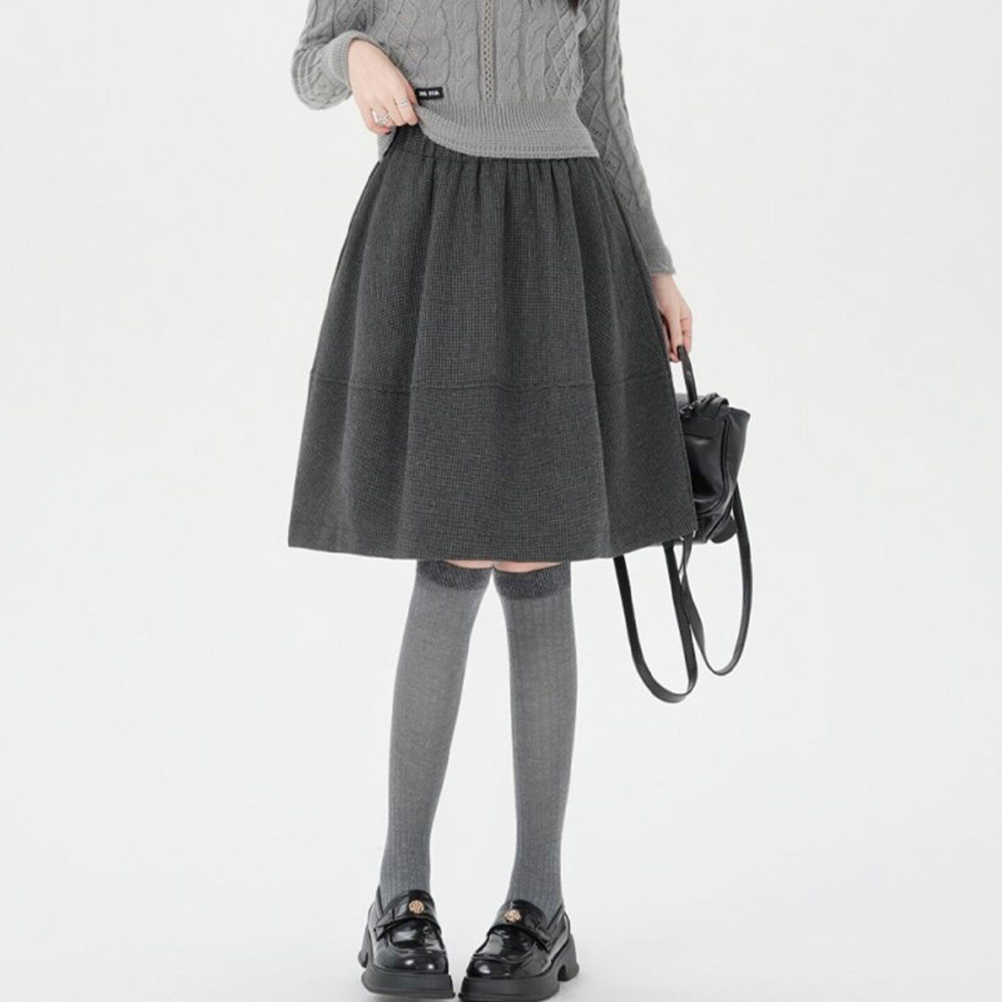 深灰色毛呢半身裙女秋冬高腰显瘦a字蓬蓬裙梨形身材藏肉花苞中裙