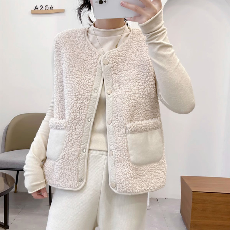 秋冬羊羔绒马甲保暖背心女季外套皮毛绒一体外穿无袖保暖背1205u