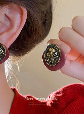 红色圆形复古人像耳钉轻奢高级感气质耳环2025新款爆款秋冬耳饰女