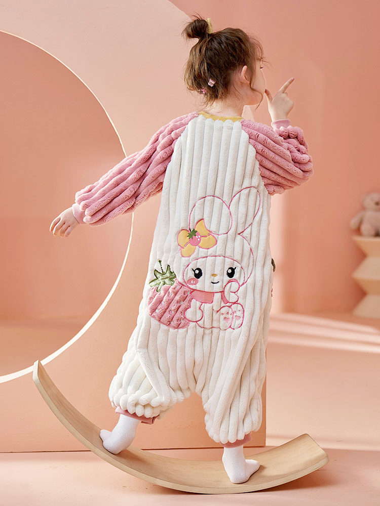 CHILDRENS PAJAMAS GIRLS AUTUMN WINTER 2024 NEW STRAWBERRY ANTI-COLD ONE-PIECE WOMENS SLEEPING BAG GIRLS LOUNGEWEAR MEN