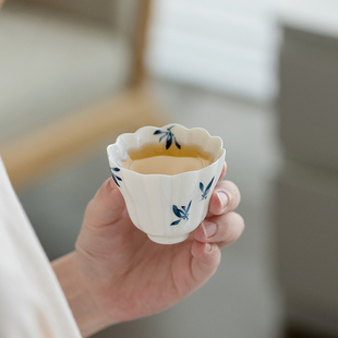 主人杯单杯 拓土纯手绘蝴蝶兰花创意佛手杯家用茶杯陶瓷品茗杯中式