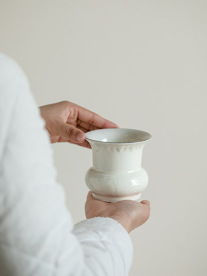 拓土羊脂玉描白金建水家用创意浮雕小鹿陶瓷茶洗茶缸小号水盂杯洗