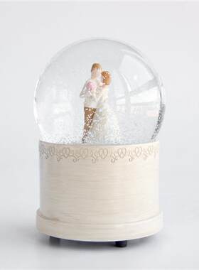 拥抱情侣玻璃水晶球mm雪花球生日礼物亚马逊定制玻璃水晶球