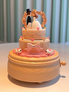 适用台湾jeancard木质八音结婚蛋糕圣诞节生日礼物音乐盒旋转创意