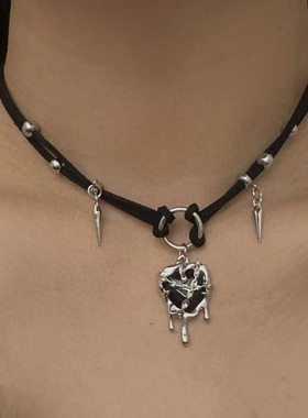 甜酷风爱心铆钉皮绳项链女小众暗黑系Y2K辣妹锁骨链亚文化首饰品