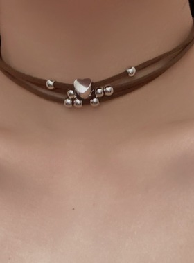 辣妹复古多层棕色皮绳爱心项链女choker颈链小众高级感锁骨链