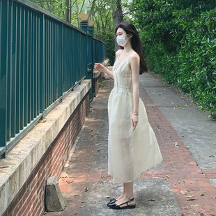 又甜又辣群子显瘦绝美夏桔梗茶歇吊带连衣裙梨形身材女艺术高级感