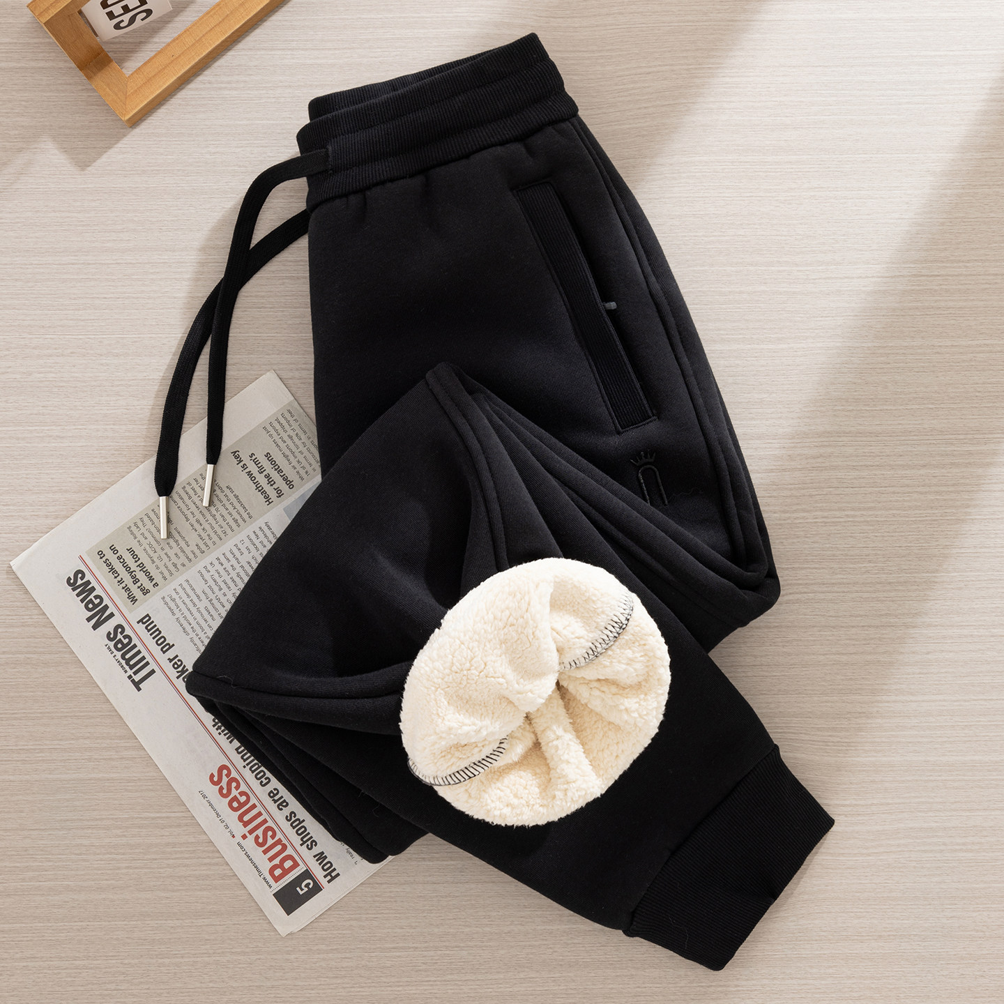 黑色加绒裤子女2025新款羊羔绒中老年加厚松紧腰束脚宽松休闲卫裤,女装/女士精品,休闲裤,淘宝优惠券,粉丝福利购,淘宝优惠卷