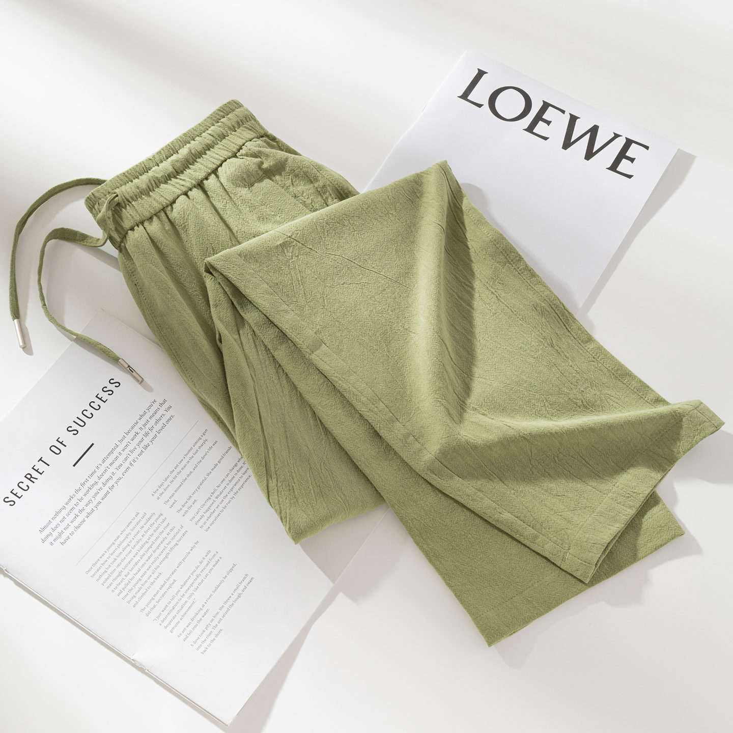 绿色棉麻裤子女2026新款直筒高端休闲裤女夏薄款宽松大码高腰长裤