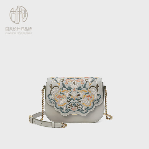 【宝藏新品】国风图腾刺绣马鞍包