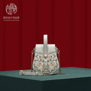中国风小众设计图腾刺绣青灰马面裙包轻奢牛皮手提 宝藏新品