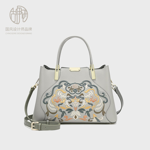 【宝藏品牌】国风刺绣工艺杀手包