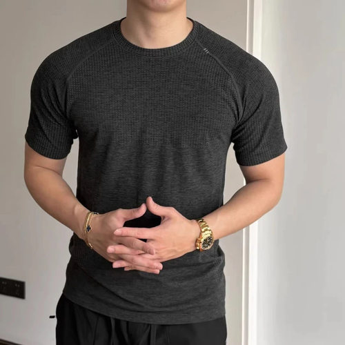 2026夏季新款复古纹理宽松上衣男士潮流撞色短袖T恤Men's T-Shirt