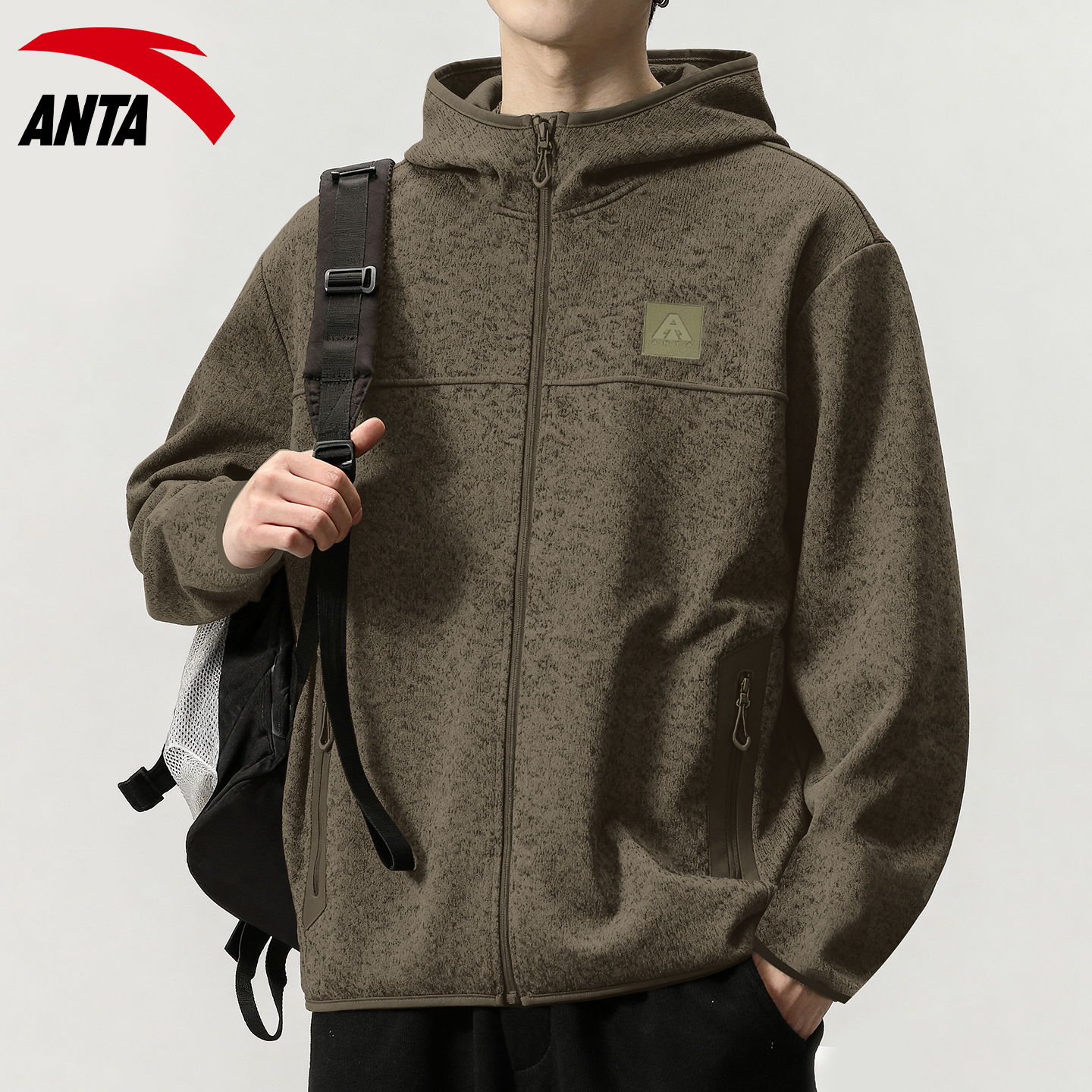 安踏轻户外运动外套男保暖连帽