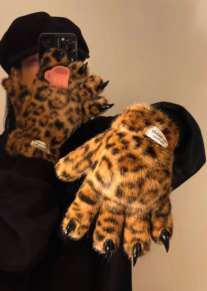 新款豹纹豹爪毛绒五指手套女冬季学生骑行车加绒加厚防寒保暖手套