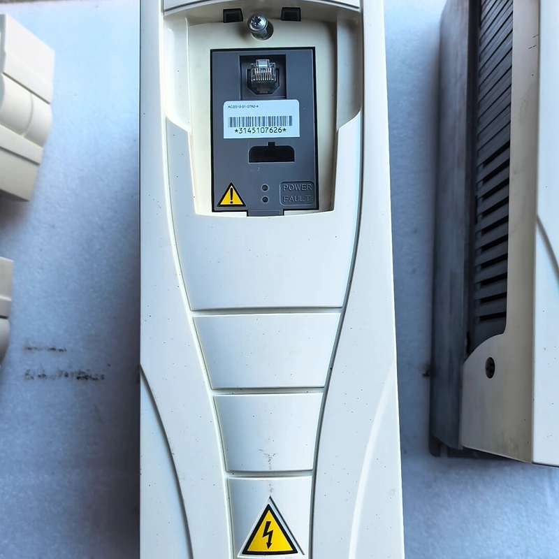 议价：ABB变频器ACS510-01-07A2-4，3KW，三相电