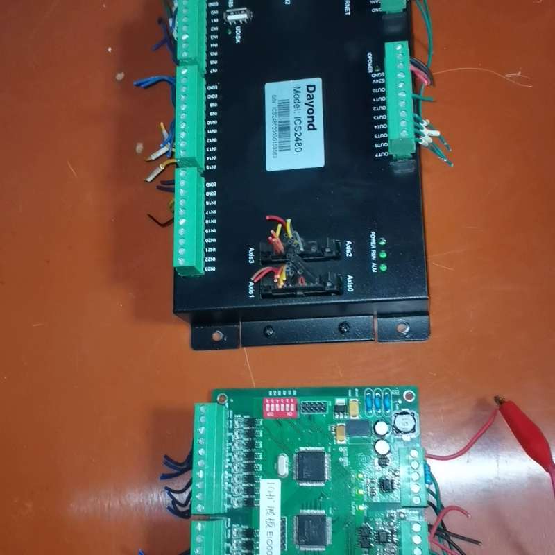 议价：Dayond四轴控制器一块，型号ICS2480+配套IO扩展