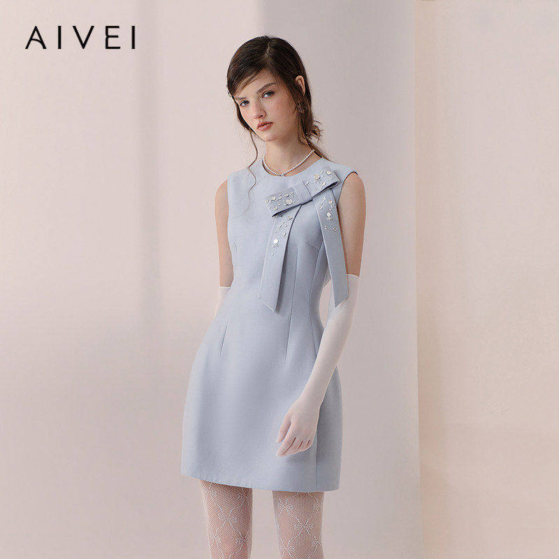 AIVEI欣贺艾薇2026春季新赫本气质千金蝴蝶结无袖连衣裙XSV1L01S