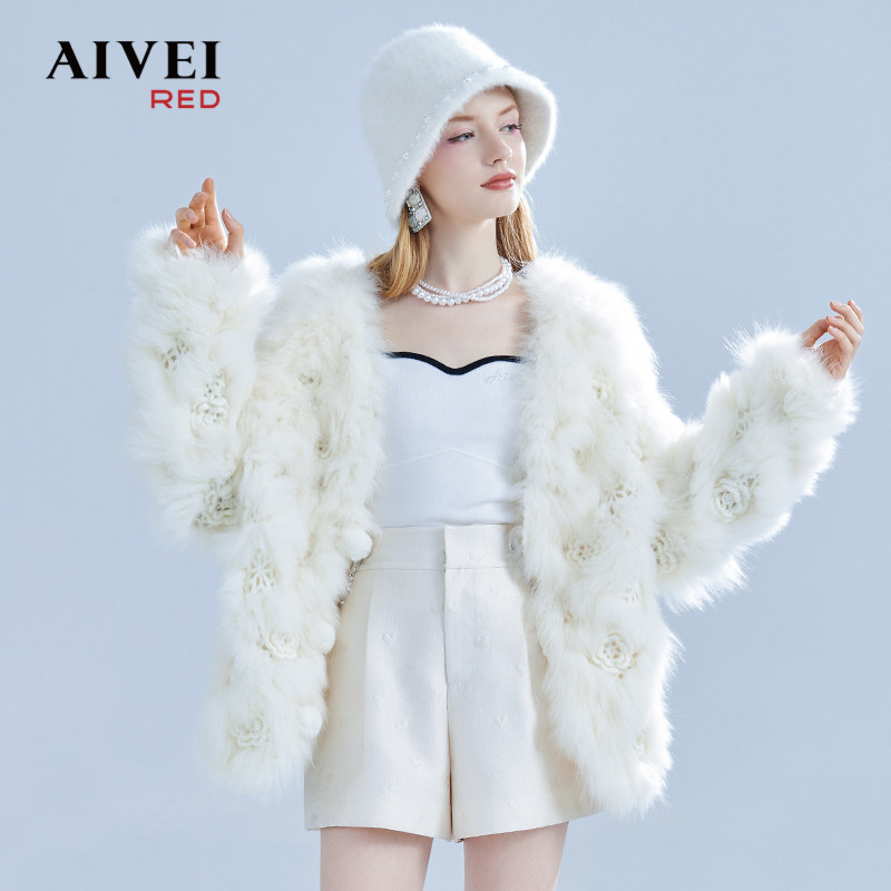 AIVEI欣贺艾薇2022冬季新镂空针织编织狐狸毛皮草外套女P066S100