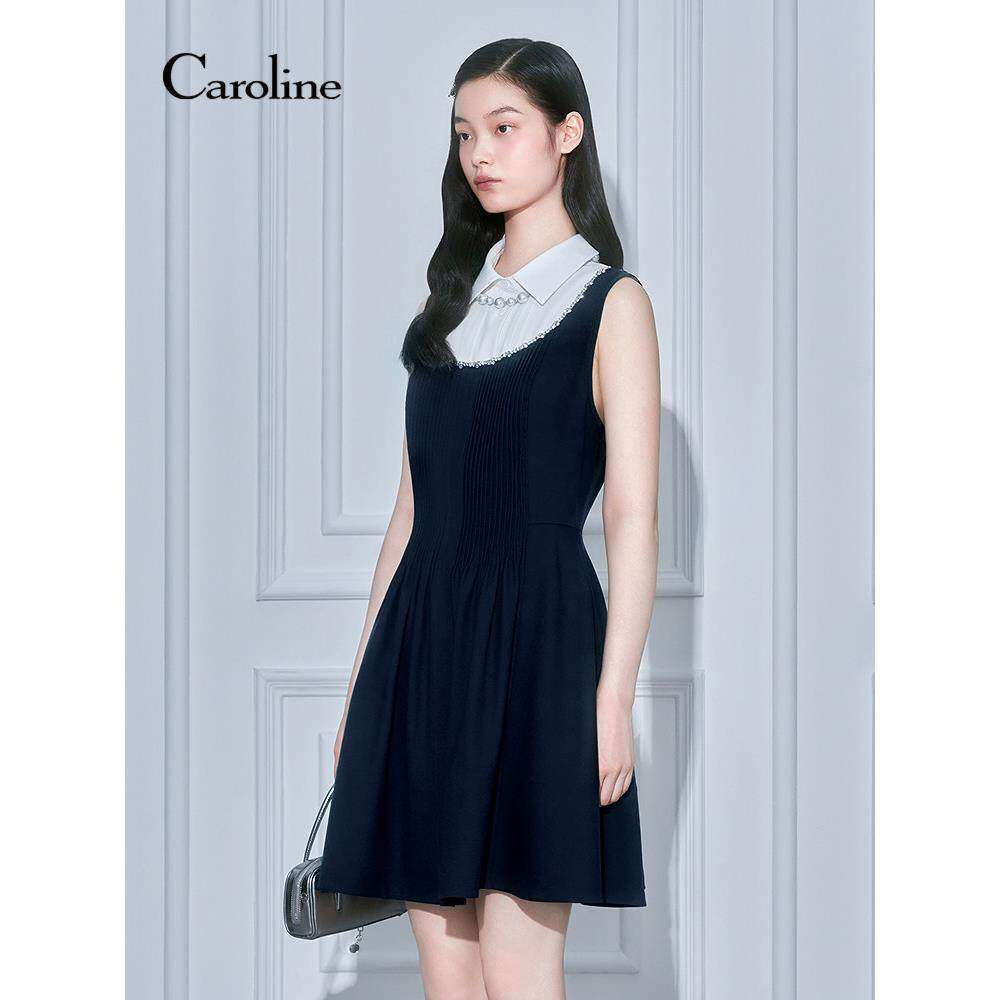 Caroline卡洛琳2026春季新款手工钉珠钻领收腰连衣裙ESC1L02A