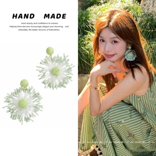 薄荷绿曼波花朵耳钉森系独特漂亮大耳环显脸小夸张耳饰方圆脸新品