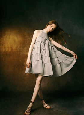 云雾灰天丝麻假日蓬松挂脖蛋糕裙连衣裙