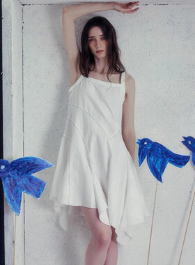 INGE 竖纹肌理白色纯棉不规则下摆分割极简无袖连衣裙