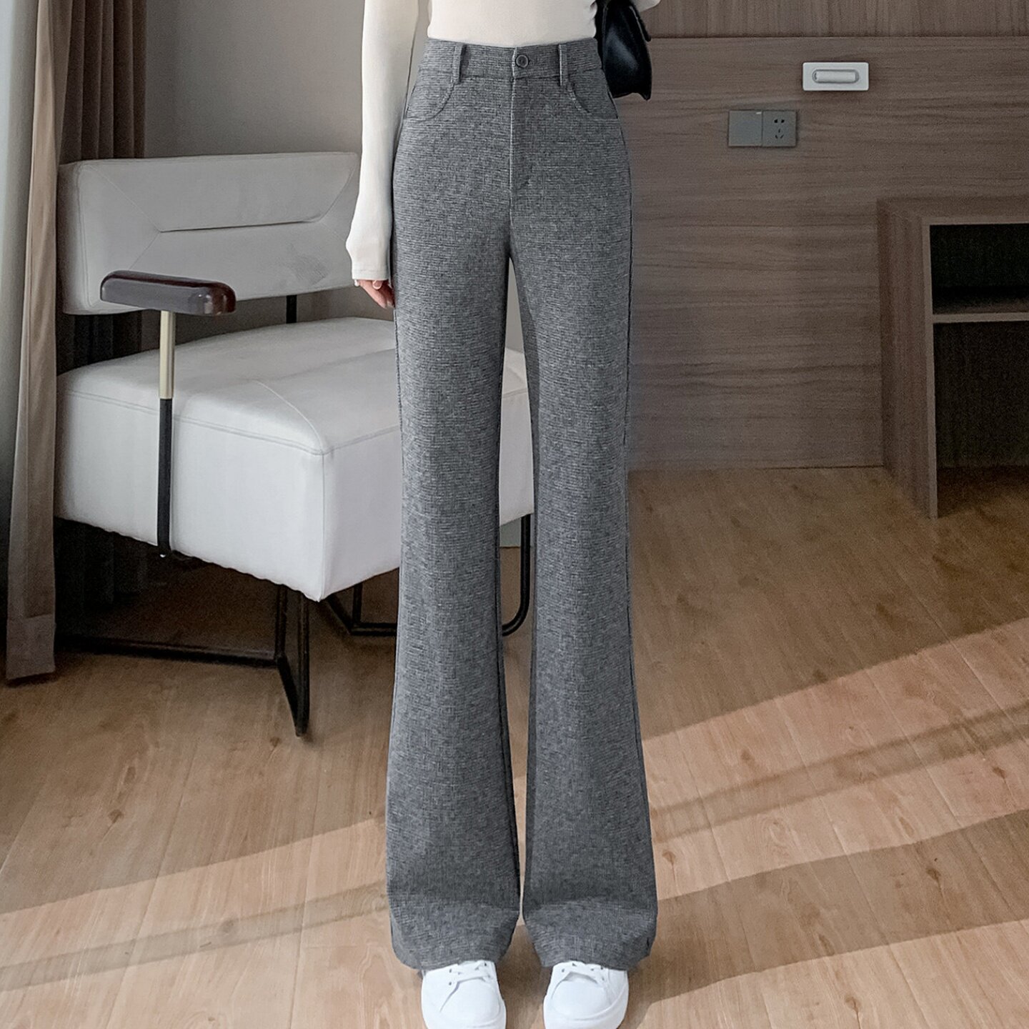韩版黑灰色微喇裤子女2026新款春季高腰显瘦垂感直筒百搭喇叭长裤