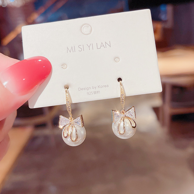 秋冬气质高级感耳饰韩国2026年新款蝴蝶结珍珠耳环女精致网红耳坠