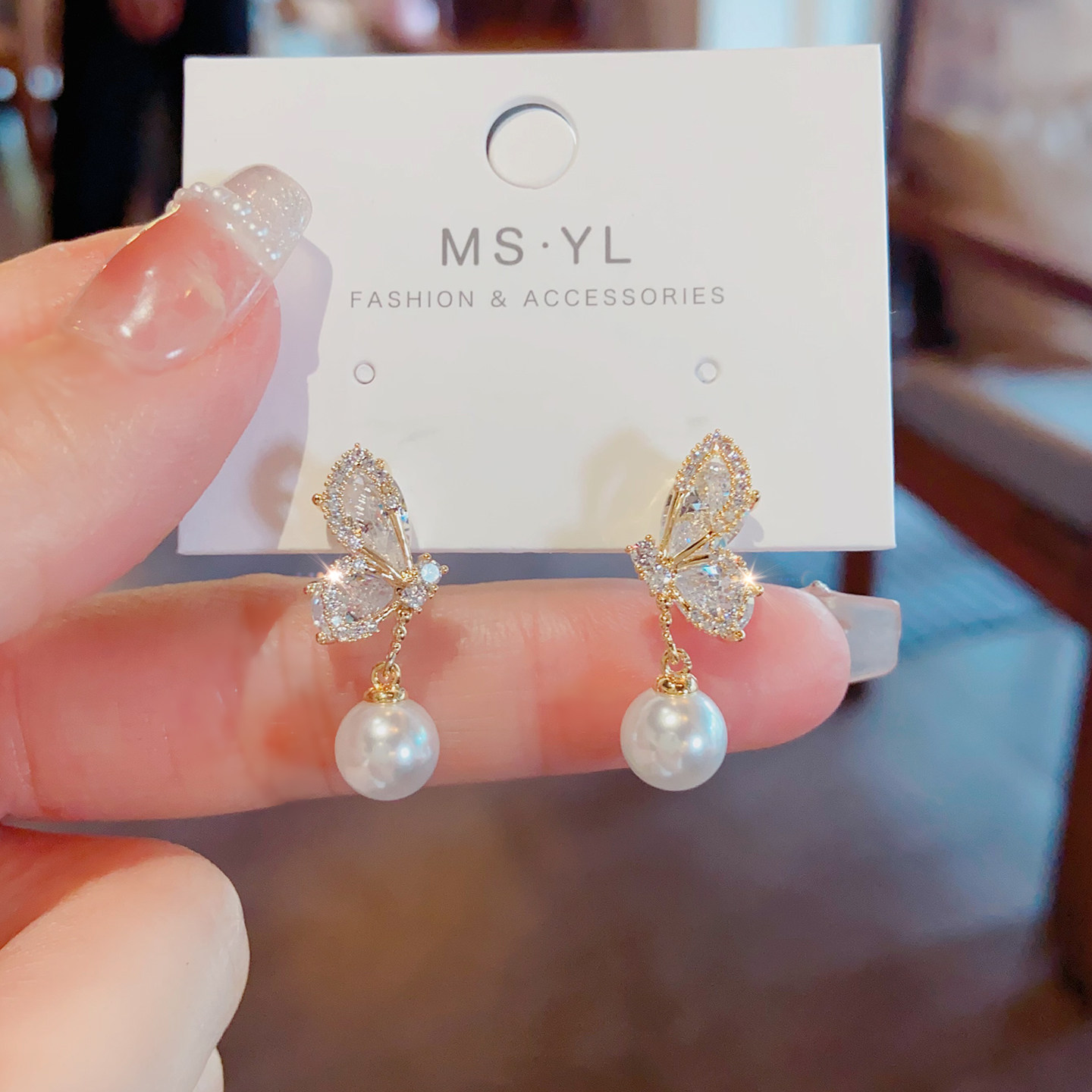 时尚不对称蝴蝶翅膀珍珠耳环精致小巧百搭耳钉高级感小众气质耳坠