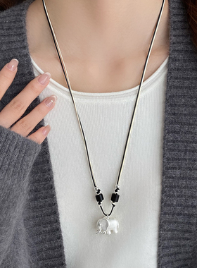 小马秋冬皮绳毛衣项链女款2025新款毛衣链女高级感轻奢小众配饰女