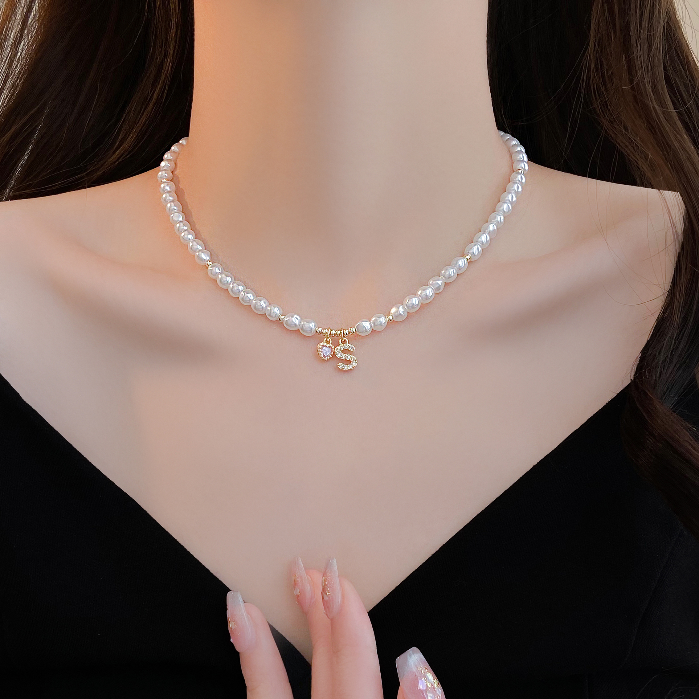 26英文字母珍珠项链女款2025新款欧美爱心锁骨链生日礼物名字闺蜜