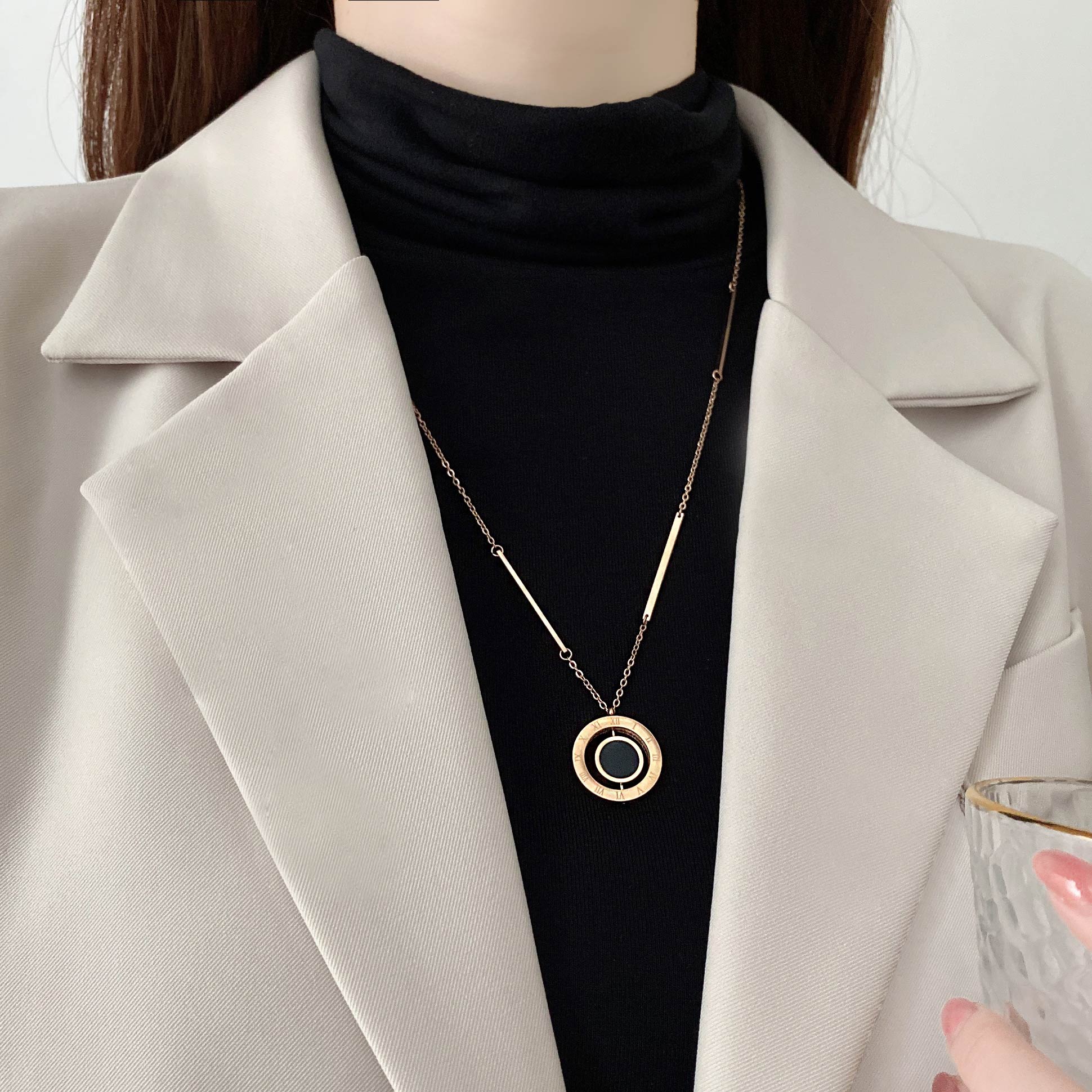 高级网红新款潮秋冬吊坠配饰项链