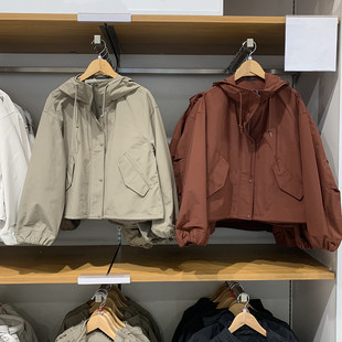 日单女装 休闲连帽短外套运动宽松夹克登山服防水冲锋衣479229 秋季