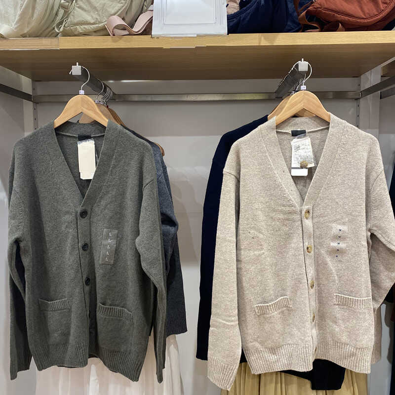 柔软绵V领针织开衫外套毛衣