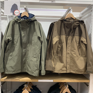 日单男女装登山服外套户外机能连帽休闲工装夹克防水冲锋衣470048