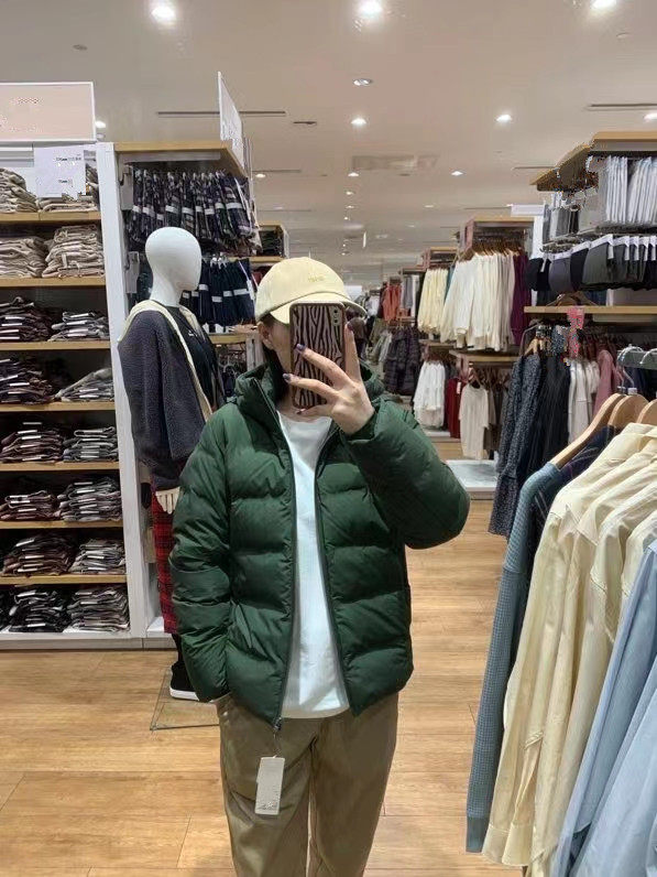 JAPANESE SINGLE MENS 2024 WINTER COUPLE WINDPROOF WATERPROOF SEAMLESS HOODED DOWN JACKET MENS THICKENED JACKET 442147